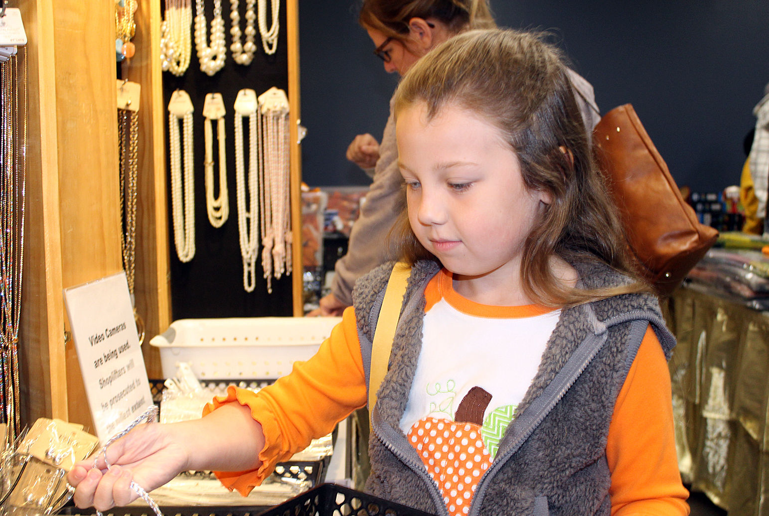 PARIS TN: Checking out the bling